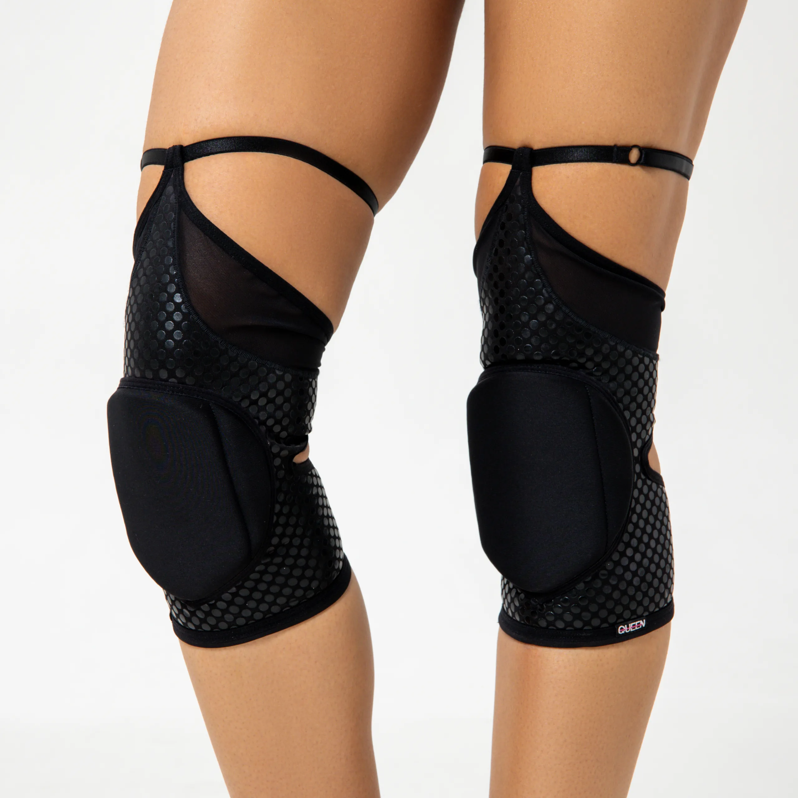 Grippy Knee Pads with Mesh – FIRE – Black - 1Queens Kyiv 1559 1 scaled